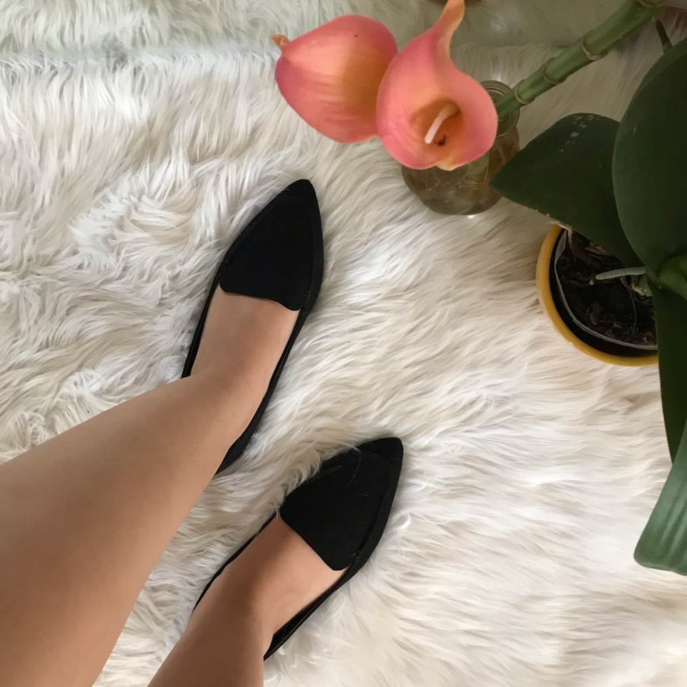 Black Pointy flats
